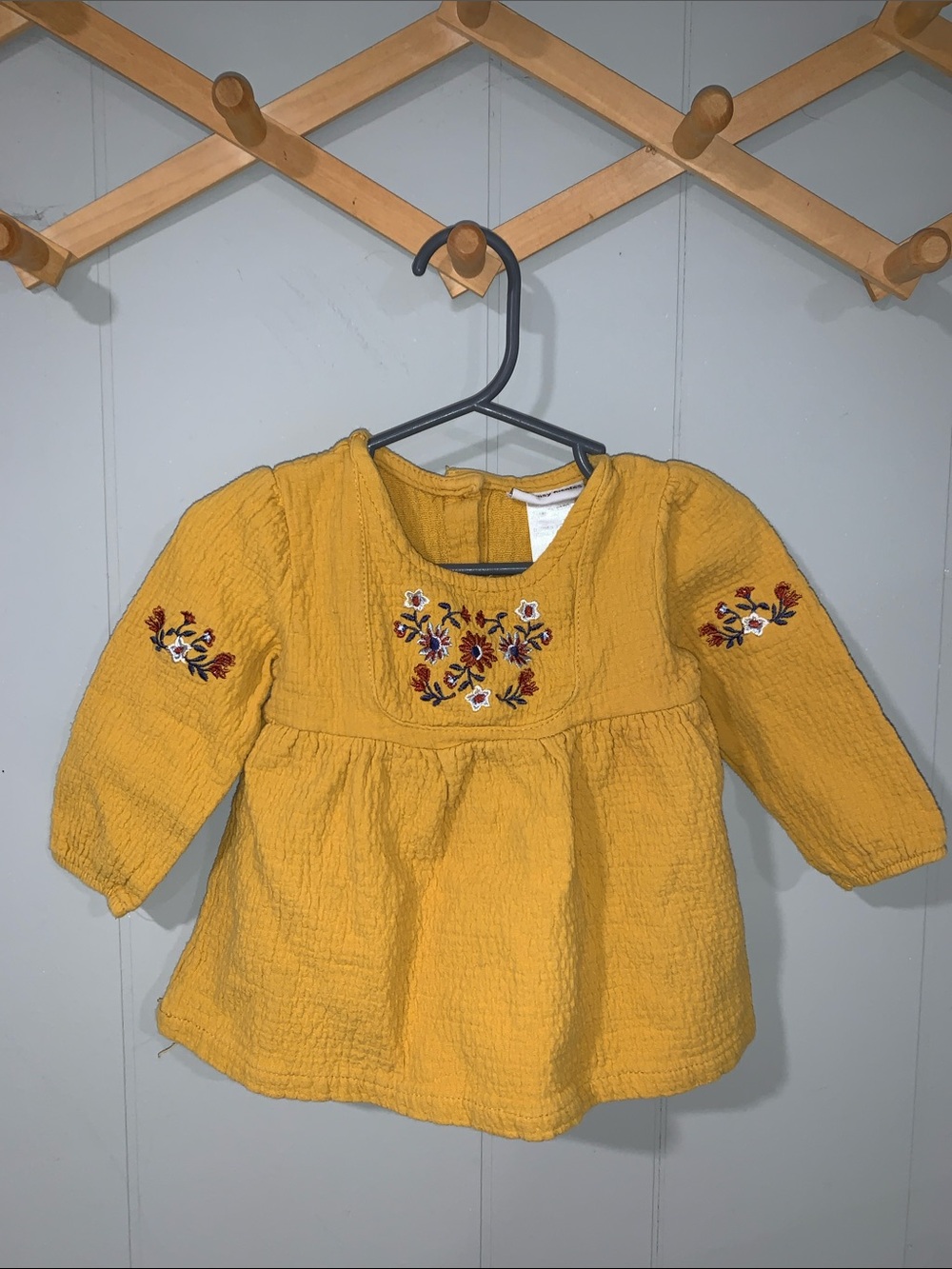 Daisy Fuentes Cotton Mustard Yellow Embroidered Baby Top 12m